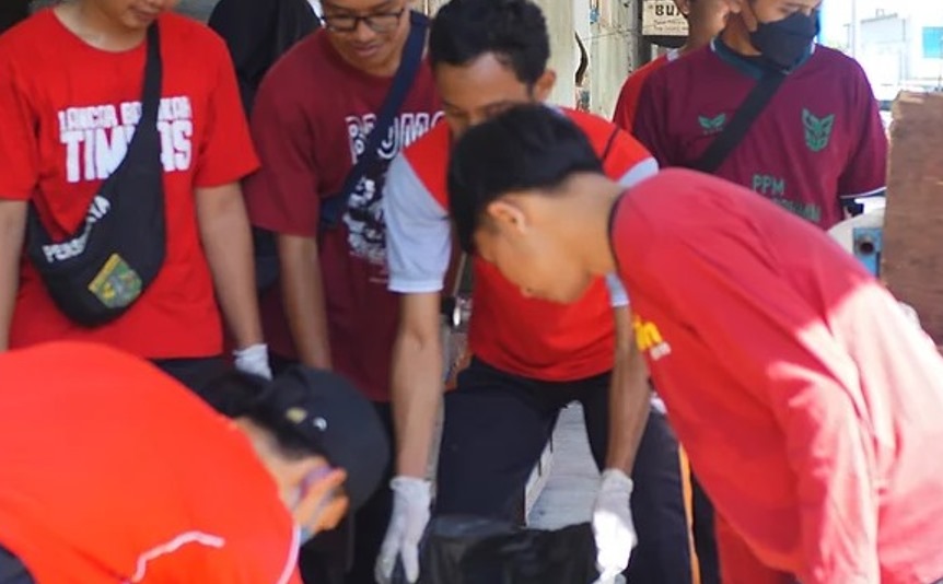 Bersih Bersih Pasar Tanjung bertajuk "Tangan Hebat 2022"