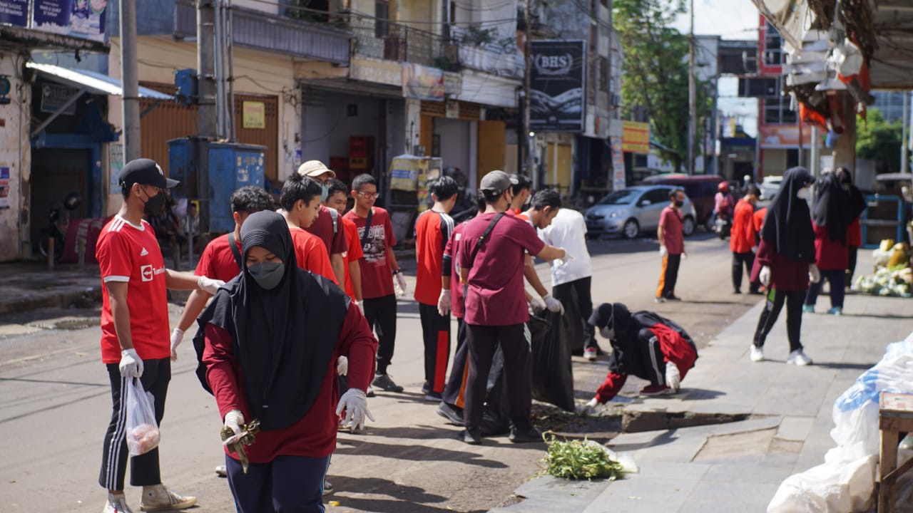 Bersih Bersih Pasar Tanjung Bertajuk Tangan Hebat